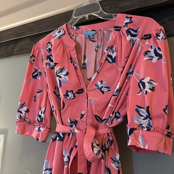 Draper James 2X tiered, a-line midi dress with separate belt and button front. - Picture 4 of 7